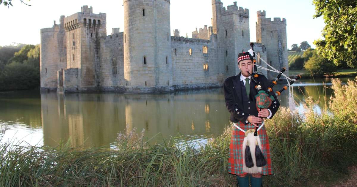 St Andrews Day Bagpiper
