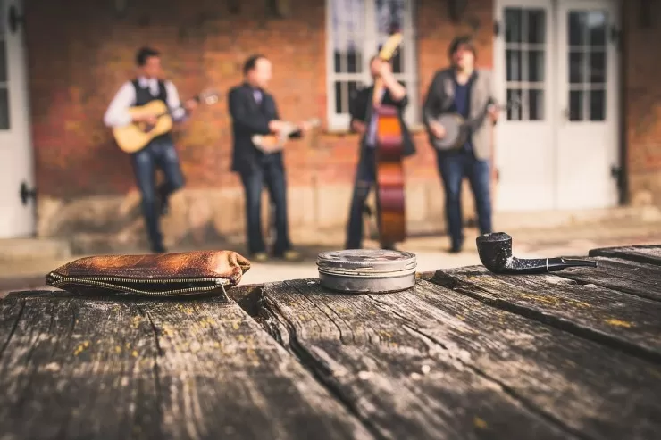 acoustic band