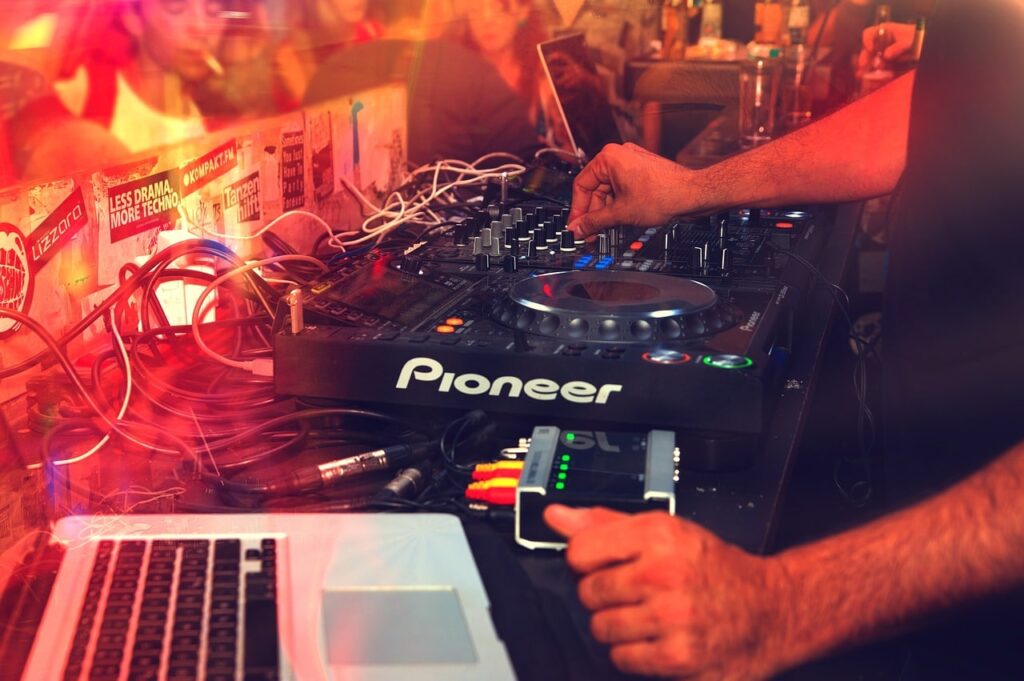 club DJ