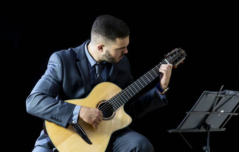 Alan - Classical Guitarist