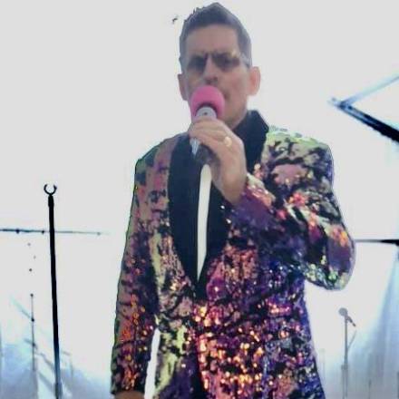 Ian Geast Singer / Entertainer (photo 9)