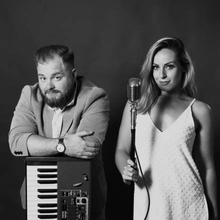 Lauren - Versatile Solo/Duo